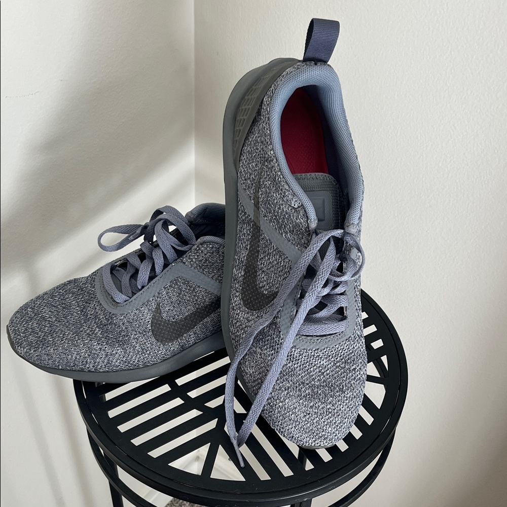 Nike Men's Gray Sneakers